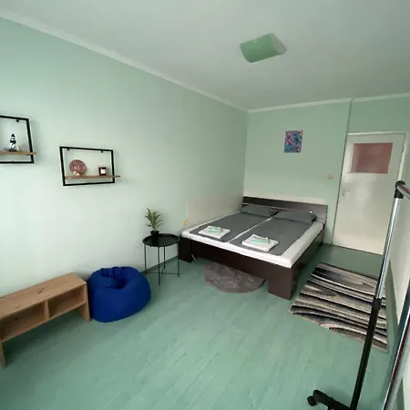 Апартаменты Seaview Escape - *